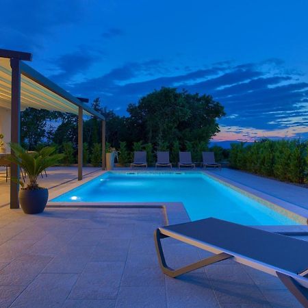 Holiday Home Elegant Vrh  ภายนอก รูปภาพ