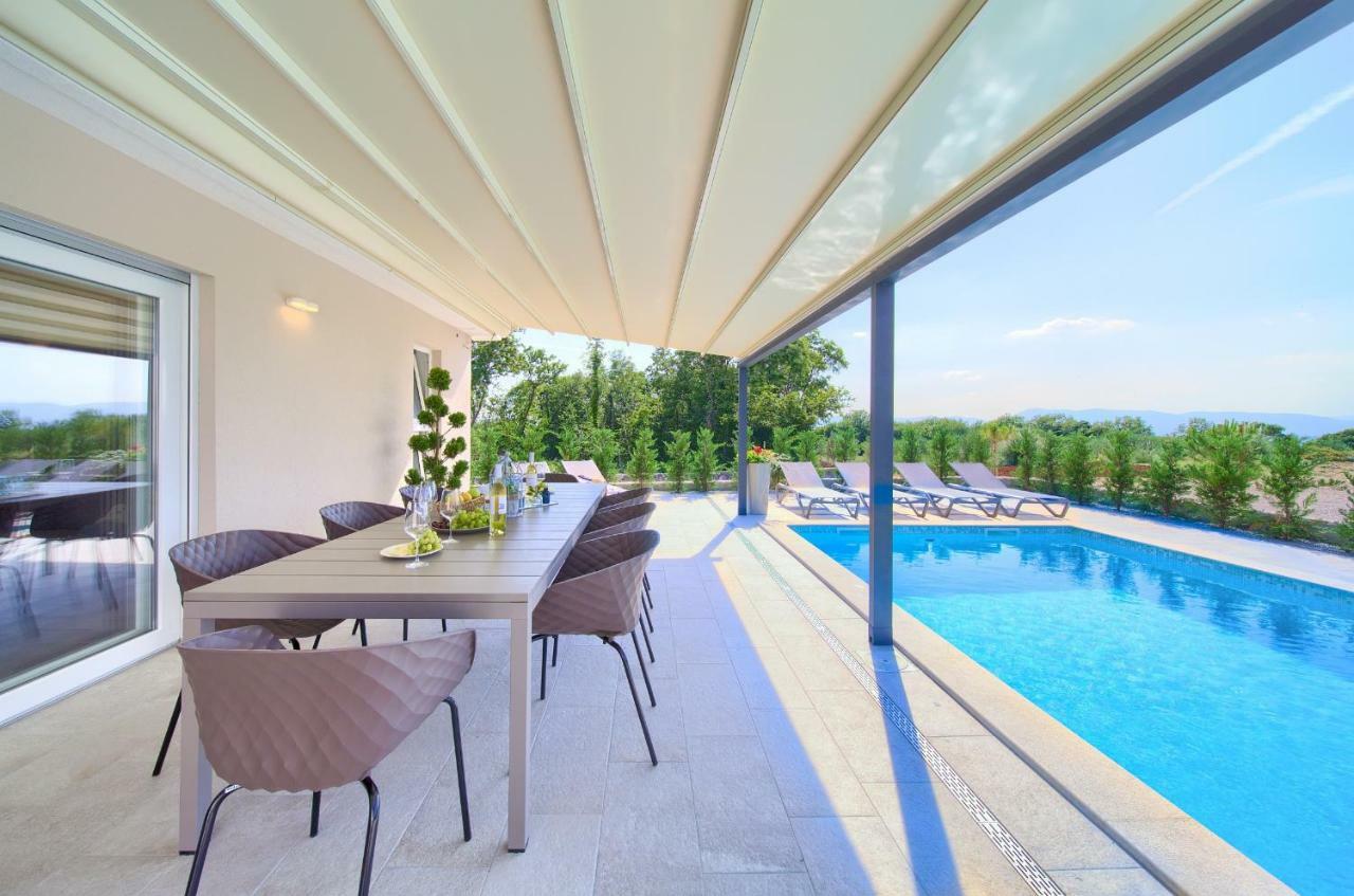 Holiday Home Elegant Vrh  ภายนอก รูปภาพ
