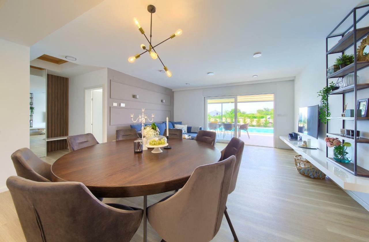 Holiday Home Elegant Vrh  ภายนอก รูปภาพ