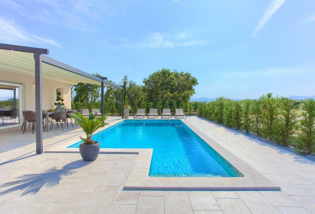 Holiday Home Elegant Vrh  ภายนอก รูปภาพ