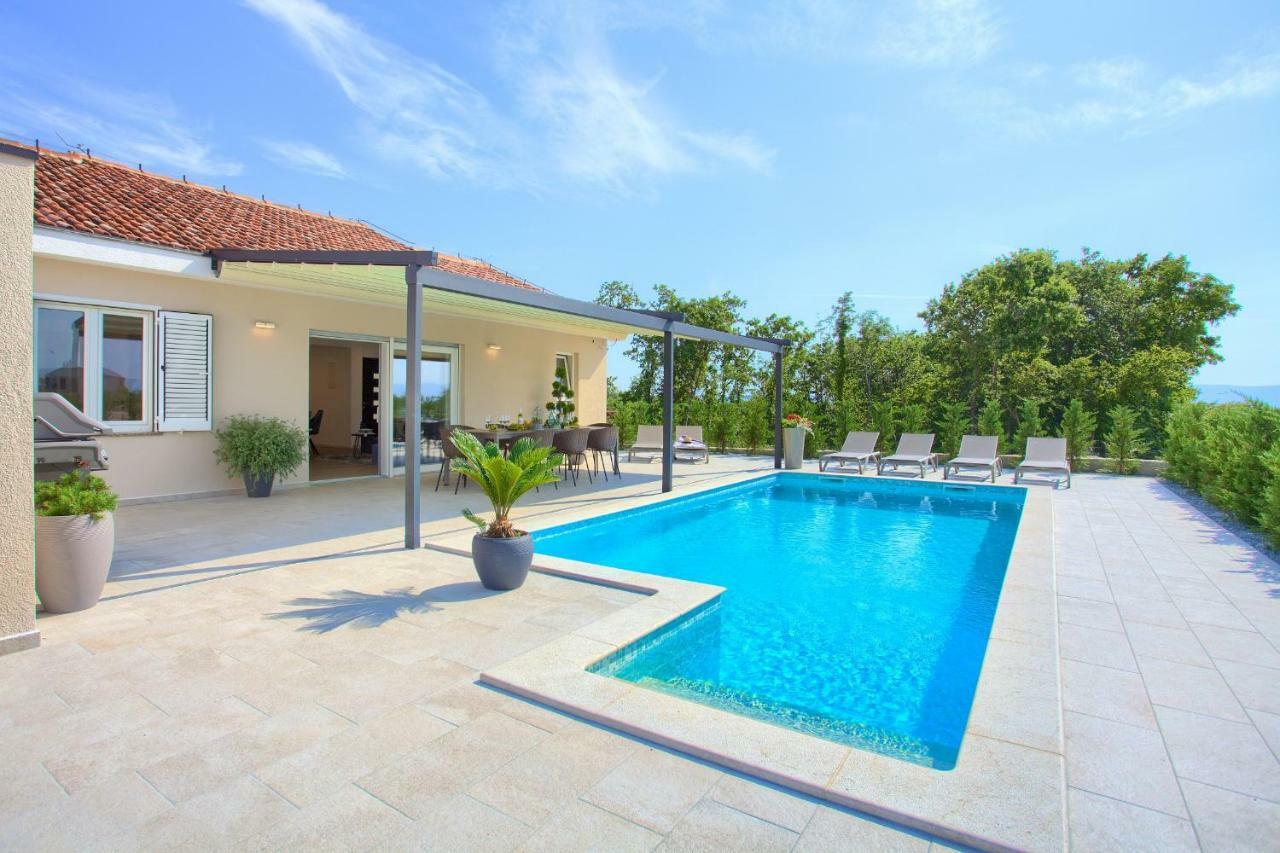 Holiday Home Elegant Vrh  ภายนอก รูปภาพ