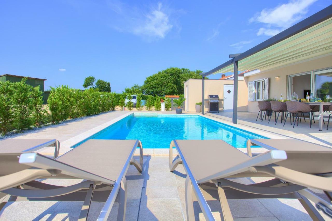 Holiday Home Elegant Vrh  ภายนอก รูปภาพ