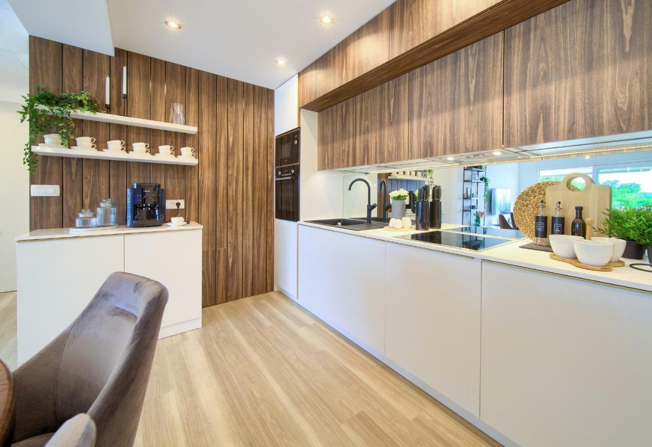 Holiday Home Elegant Vrh  ภายนอก รูปภาพ