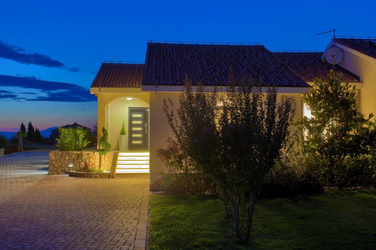 Holiday Home Elegant Vrh  ภายนอก รูปภาพ