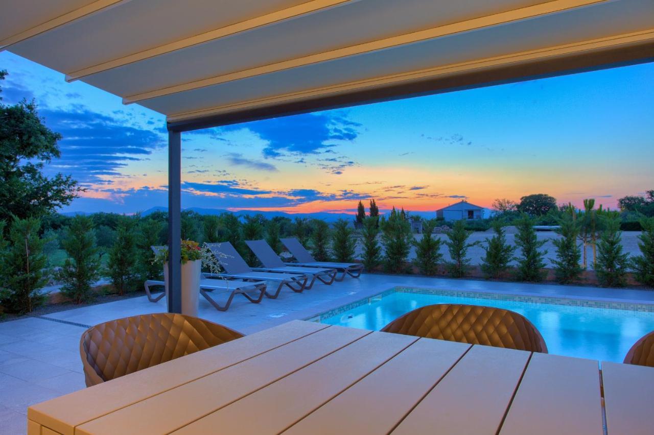 Holiday Home Elegant Vrh  ภายนอก รูปภาพ